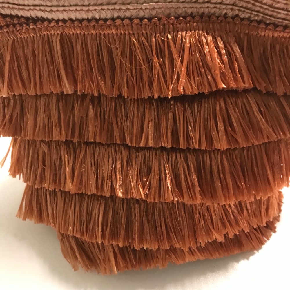 Exquisite J woven Raffia bag - Picture 7 of 8